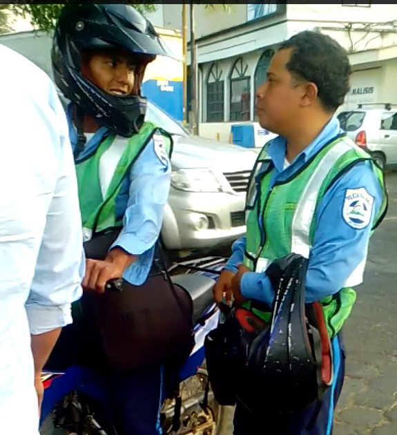 Policía de Nicaragua cada día más querida y popular. Tengo video que lo prueba