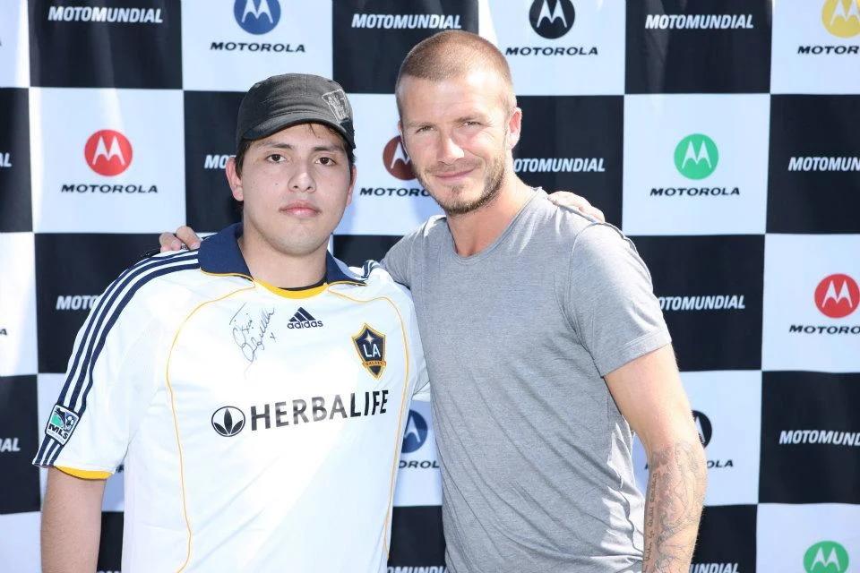 El nica que jugó con David Beckham (más o menos)