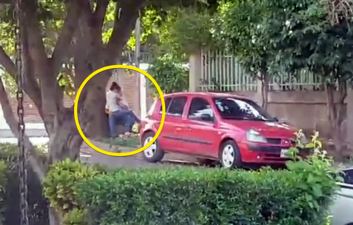 Video de pareja romanceando por la UCA. Advertencia, produce envidia