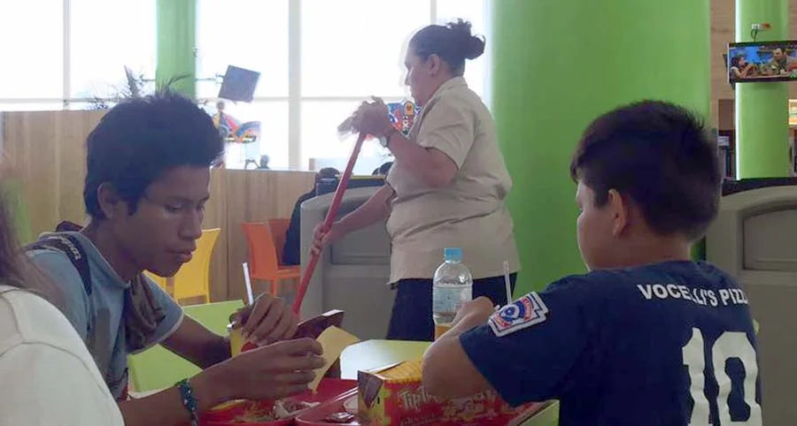 El Food Court de Galerías se vuelve viral otra vez, ahora por clasistas