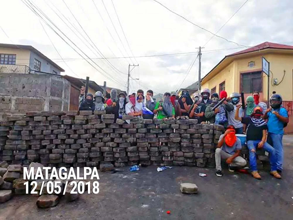 Gobierno dice que quiere Diálogo, pero hace las del Padrino