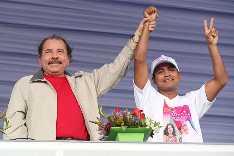 daniel ortega chocolatito roman