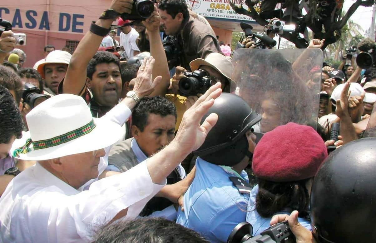 Los errores y los aciertos del mejor presidente de Nicaragua, Enrique Bolaños