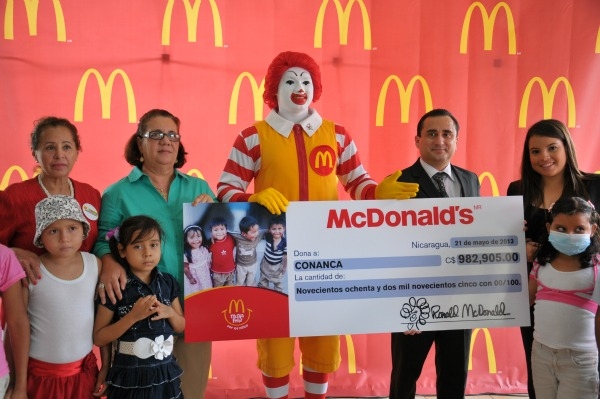 McDonald's entrega donativo a CONANCA